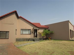 3 Bed House in General Alberts Park