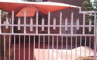2 Bedroom Flat in Safari Gardens