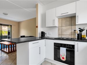 2 Bed Townhouse in Helderkruin