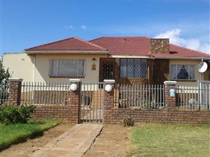 3 Bedroom House in Bothasrus