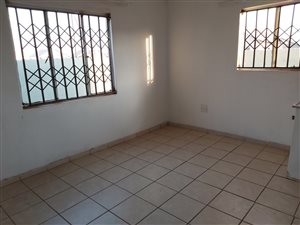 Bachelor apartment in Protea Glen