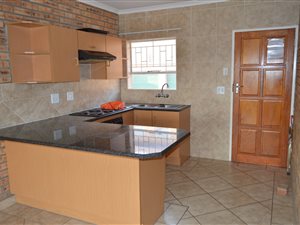 2 Bed Apartment in Noordheuwel