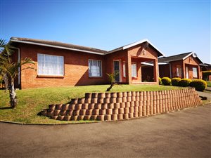 3 Bed Simplex in Hayfields