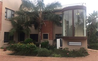 135 m² Office Space in Randpark Ridge