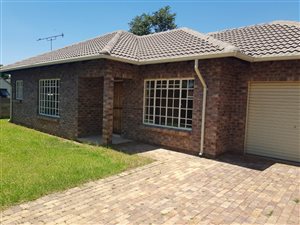 3 Bedroom Townhouse in Riamarpark