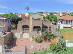 7 Bed House in Bluff