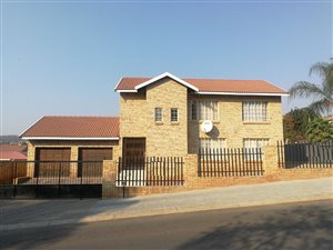 3 Bedroom House in Azaleapark