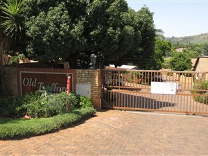 2 Bed Cluster in Strubens Valley
