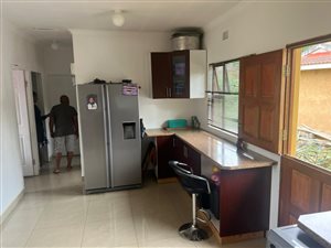4 Bed House in Lovu