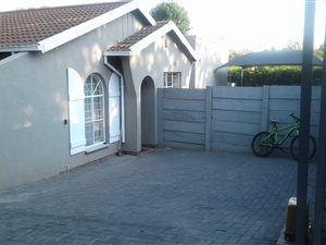 3 Bedroom House in Vorna Valley