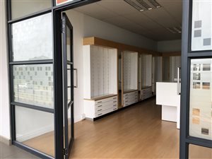 94 m² Commercial space in New Town Centre (Gateway)