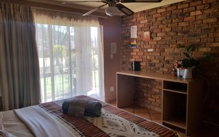 Bachelor apartment in Monrick AH