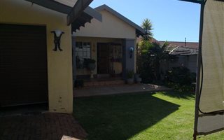 3 Bedroom House in Eike Park