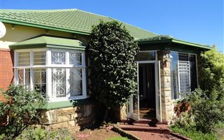 3 Bedroom House in Kensington