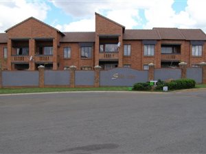 2 Bedroom Townhouse in Mooikloof Ridge