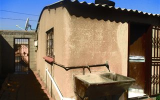 2 Bedroom House in Geluksdal
