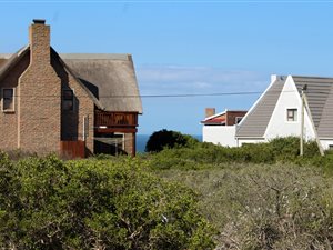 625 m² Land available in Boggomsbaai