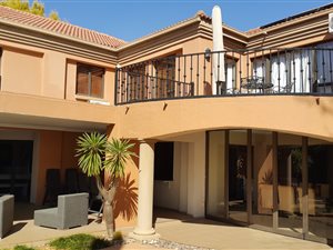5 Bed House in Woodhill