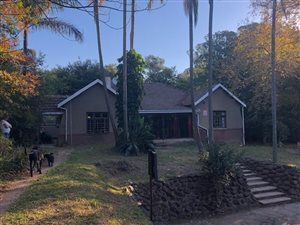 4 Bed House in Blackridge