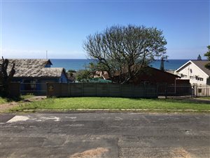 809 m² Land available in Uvongo