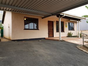 3 Bed House in Newlands West
