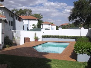 2 Bed Townhouse in Groenkloof