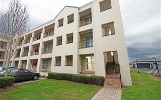 1 Bedroom Apartment in Kraaifontein Central