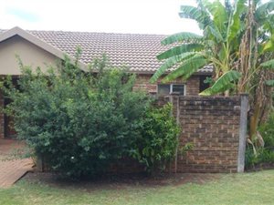 2 Bed Townhouse in Doornpoort and surrounds