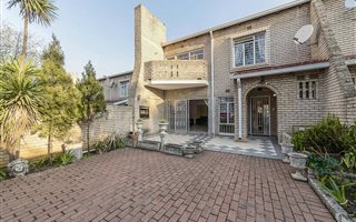 3 Bedroom Townhouse in Victory Park