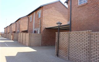 3 Bedroom Duplex in Raslouw
