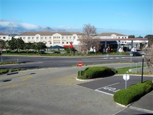337 m² Commercial space in Somerset West Central