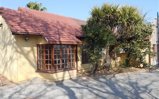 650 m² Office Space in Rustenburg Central
