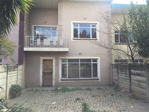 2 Bed Townhouse in Vanderbijlpark CE1