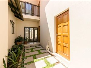 Bachelor apartment in Norwood