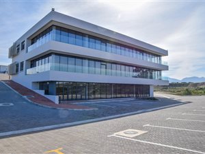 88 m² Commercial space in Blue Mountain Village