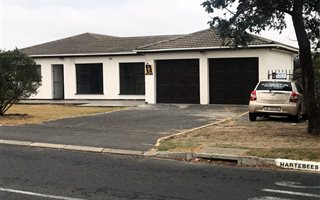 3 Bedroom House in Goedemoed
