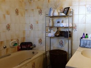 4 Bed House in Sunward Park