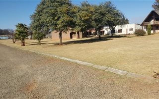 4 Bedroom House in Walkers Fruit Farms
