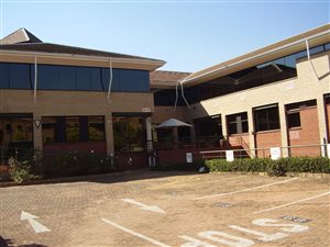 2800 m² Office Space in Ferndale