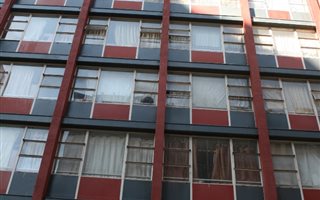 Bachelor apartment in Hillbrow