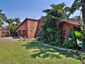 4 Bed House in Meerensee