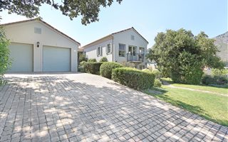 4 Bedroom House in Hout Bay and surrounds