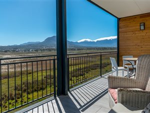 3 Bed Apartment in Paardevlei