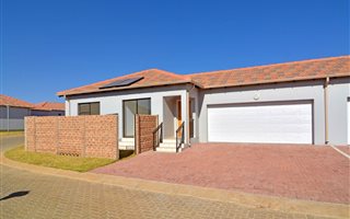 3 Bedroom Townhouse in Parkrand