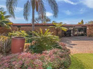 5 Bed House in Erasmusrand