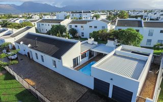 3 Bedroom House in Muizenberg