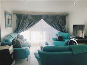 2 Bed Apartment in Glenvista