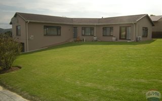3 Bedroom House in Old Place