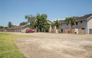 2 Bedroom Apartment in Arboretum