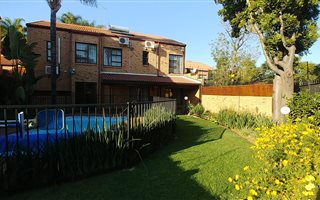 3 Bedroom Duplex in Waterkloof Ridge